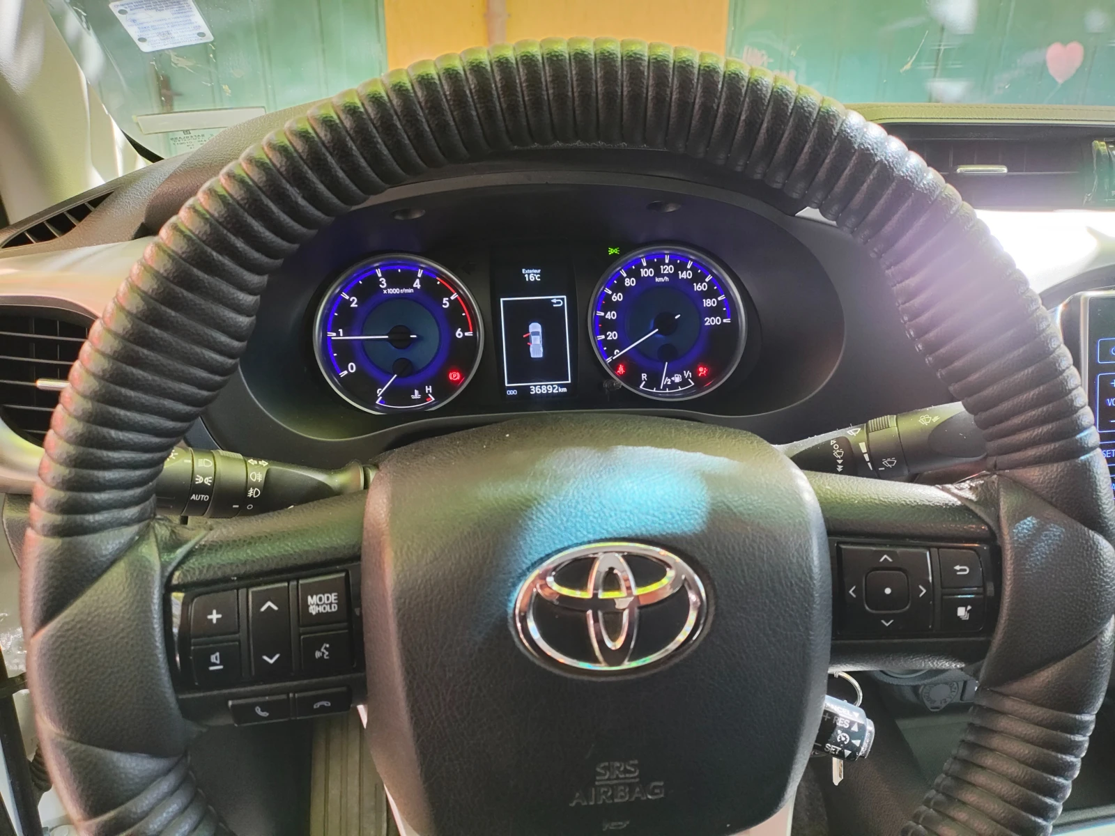 Toyota Hilux 2.4 D4D 6MT Comford - изображение 10