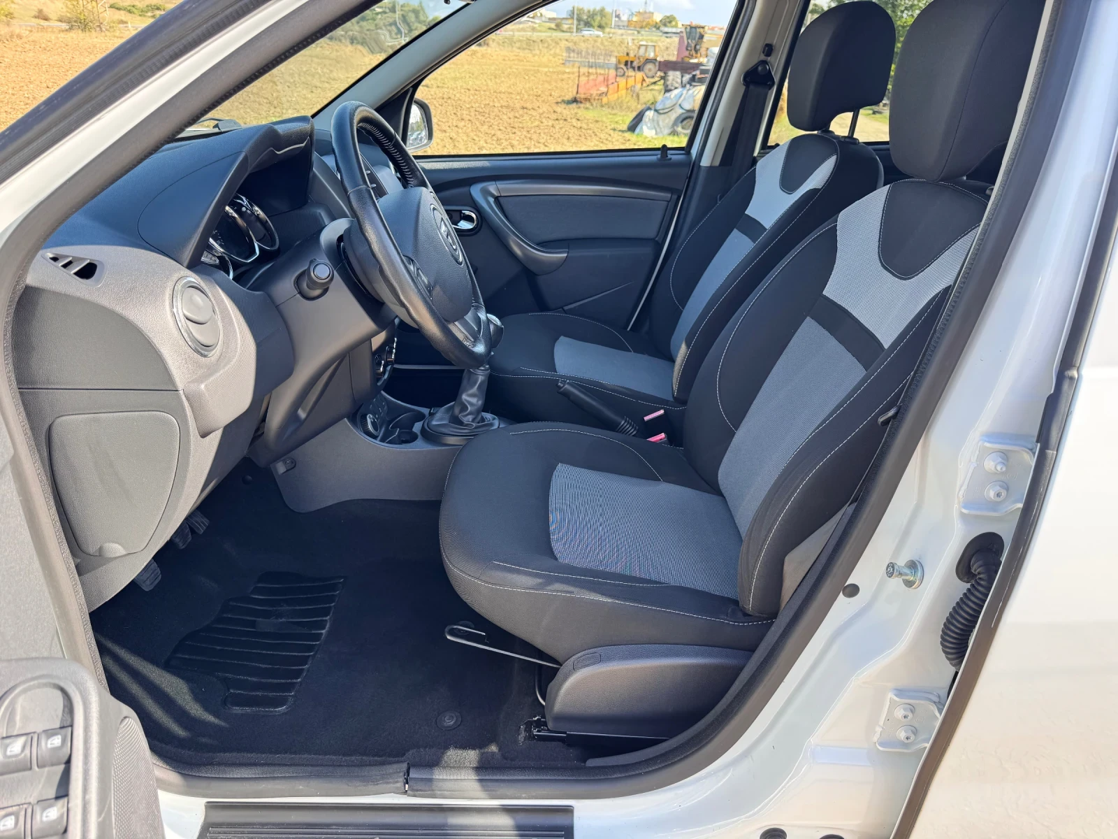 Dacia Duster 1.5DCI/4x4/PRESTIGE - изображение 8