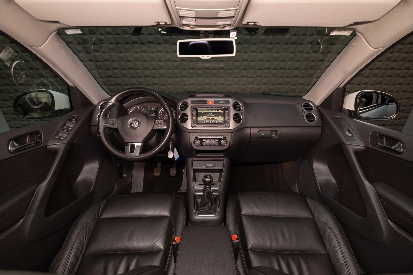 VW Tiguan 2.0 TDI * Подгрев седалки * Off Road - изображение 9