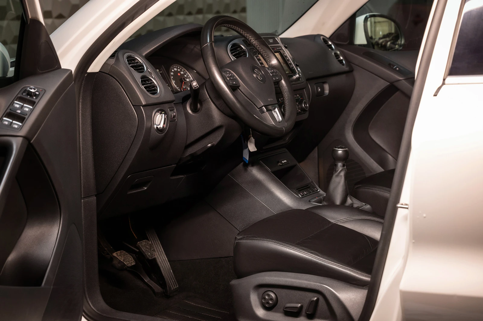 VW Tiguan 2.0 TDI * Подгрев седалки * Off Road - изображение 7