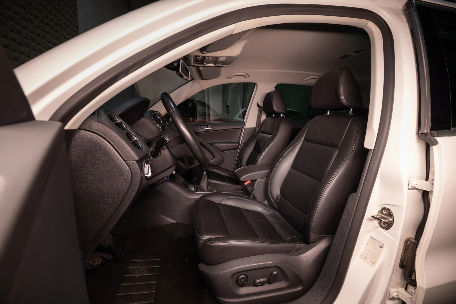 VW Tiguan 2.0 TDI * Подгрев седалки * Off Road - изображение 8