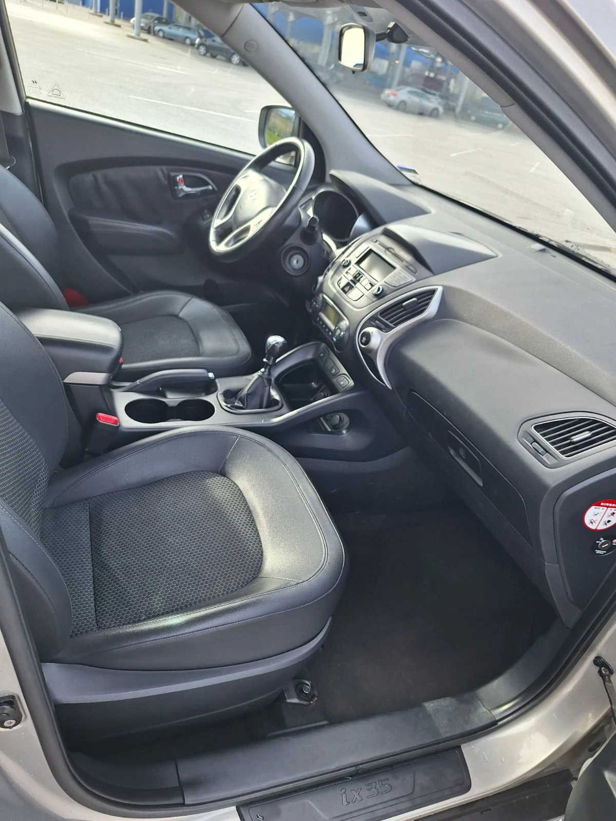 Hyundai IX35, снимка 13 - Автомобили и джипове - 53775078