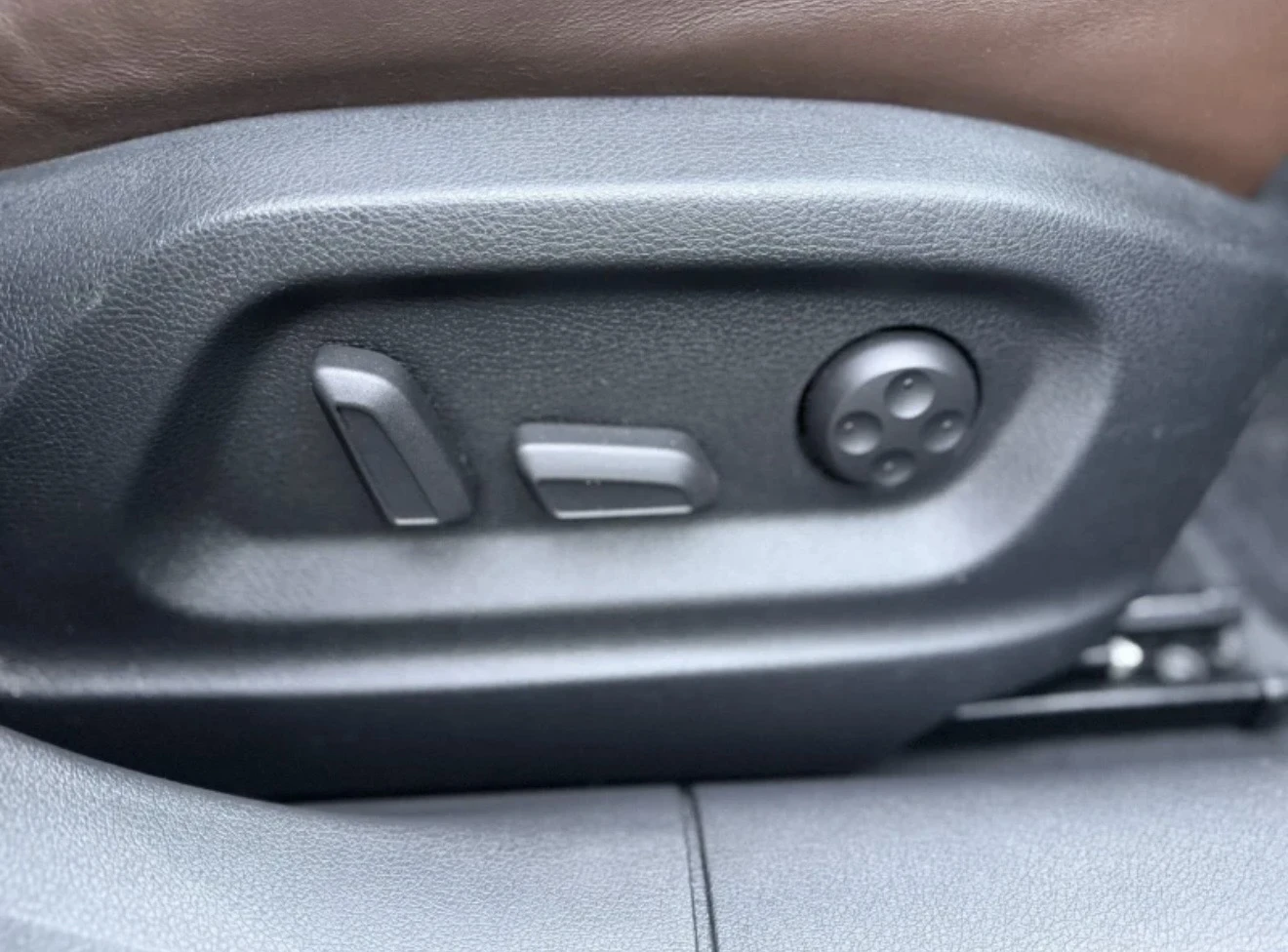 Audi Q3 2.0 TDI QUATTRO S-tronic 177HP, снимка 9 - Автомобили и джипове - 54067170