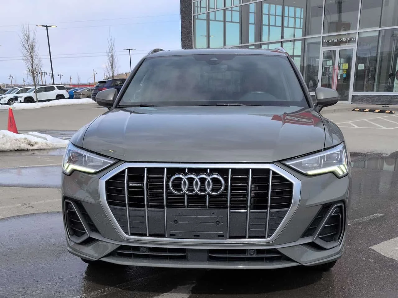 Audi Q3 * Progressiv ШИБИДАХ * ПОДГРЕВИ * KEYLESS * CARFAX, снимка 6 - Автомобили и джипове - 54110793