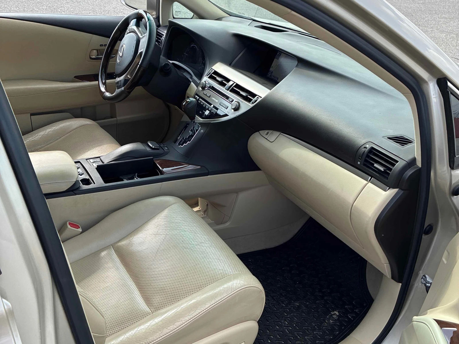 Lexus RX 450h HEAD UP * ОБДУХВАНЕ * MARK LEVINSON * CARFAX * , снимка 8 - Автомобили и джипове - 54633328