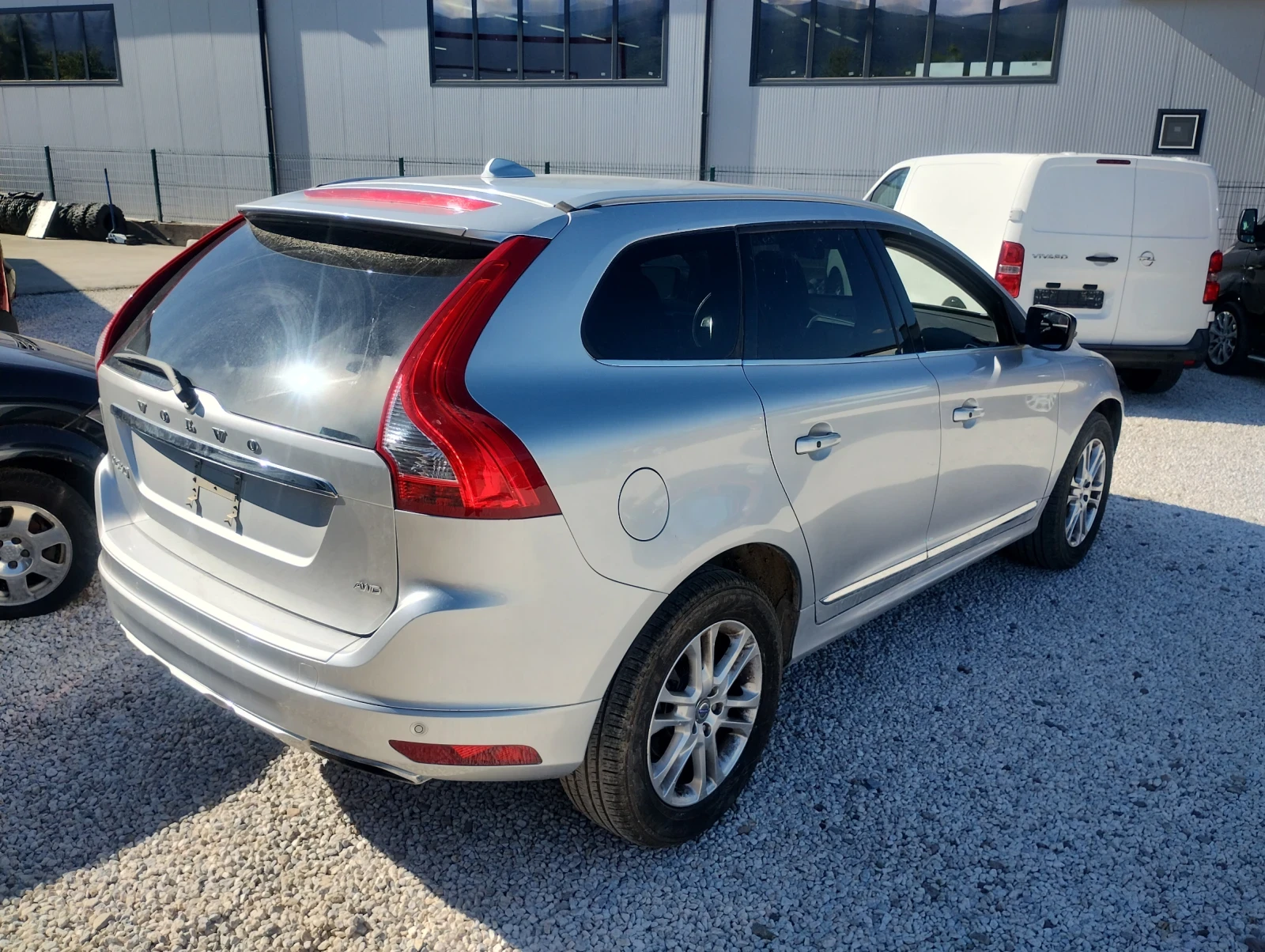 Volvo XC60 3.2 AWD 125000км, снимка 5 - Автомобили и джипове - 54706677