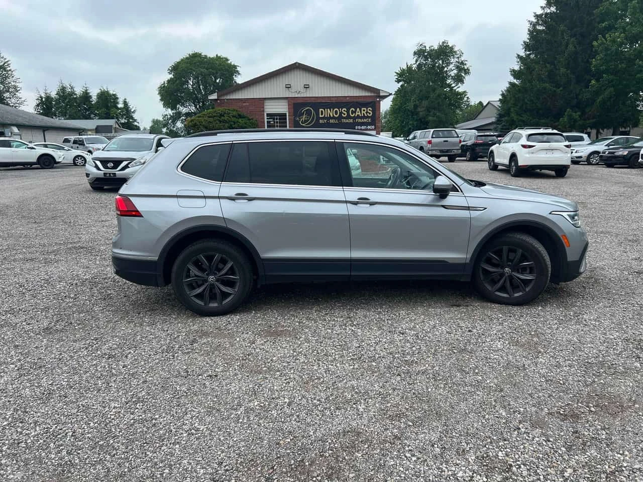 VW Tiguan Comfortline/КОЖА/ПАНО/ПОДГРЕВ/CARFAX/ФИНАНСИРАНЕ, снимка 4 - Автомобили и джипове - 54904361