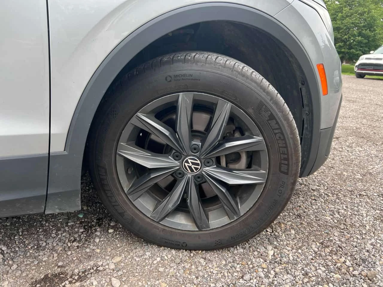 VW Tiguan Comfortline/КОЖА/ПАНО/ПОДГРЕВ/CARFAX/ФИНАНСИРАНЕ, снимка 10 - Автомобили и джипове - 54904361