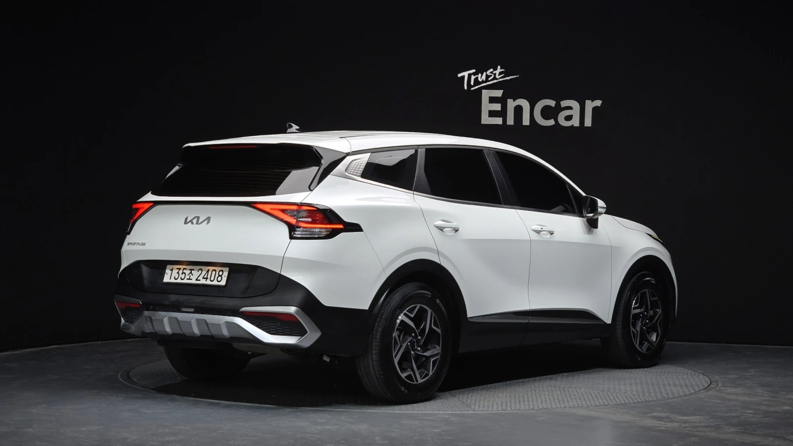 Kia Sportage 2.0 CRDi Trendy | Навигация | Камера | LED, снимка 2 - Автомобили и джипове - 54919046
