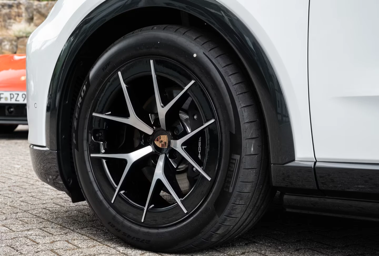 Porsche Cayenne NEW* ELECTRIC* PANO* BOSE* DISTR* MEMORY* 360CAM* , снимка 6 - Автомобили и джипове - 55569901