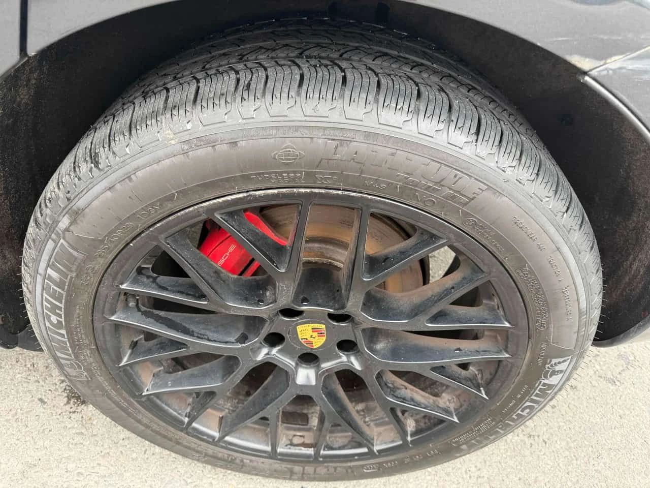 Porsche Macan * GTS * КОЖА/АЛКАНТАРА* ПАНОРАМА* ПРЕДСТАВИТЕЛСТВО, снимка 12 - Автомобили и джипове - 55613926