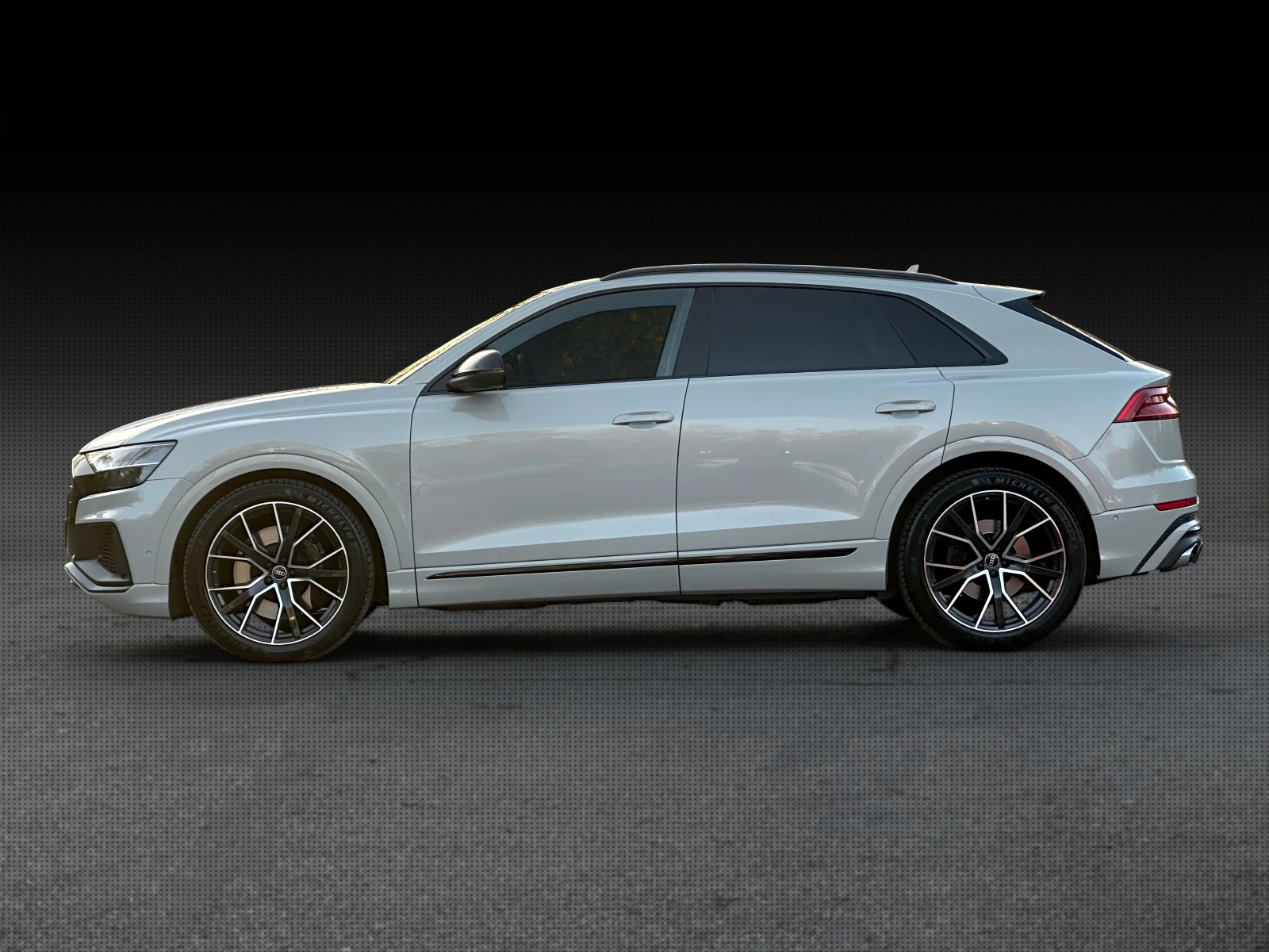 Audi SQ8 2022/ 507 HP/ 51500 KM/ обслужена/ зимни + летни, снимка 4 - Автомобили и джипове - 55687087