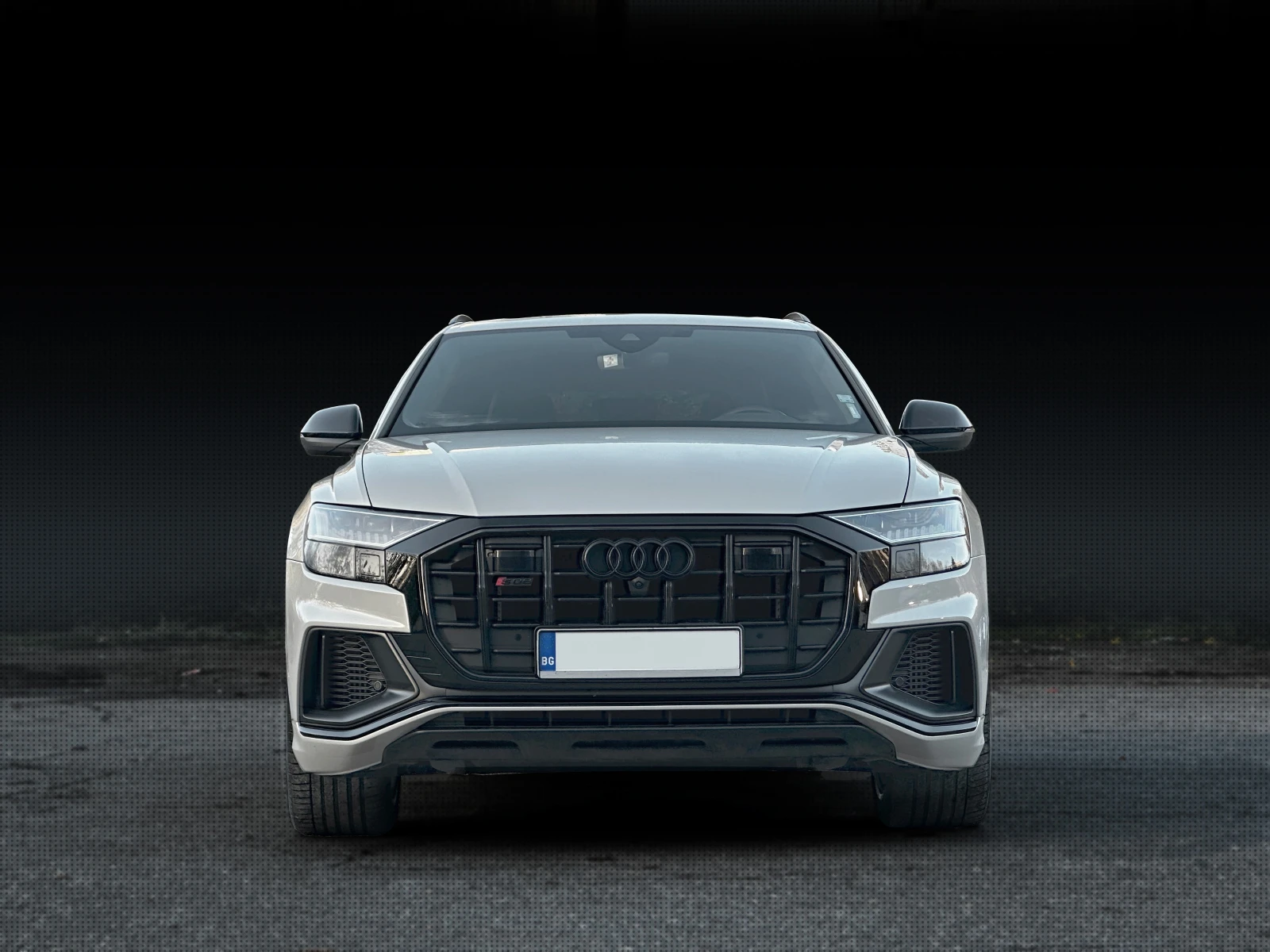 Audi SQ8 2022/ 507 HP/ 51500 KM/ обслужена/ зимни + летни, снимка 2 - Автомобили и джипове - 55687087