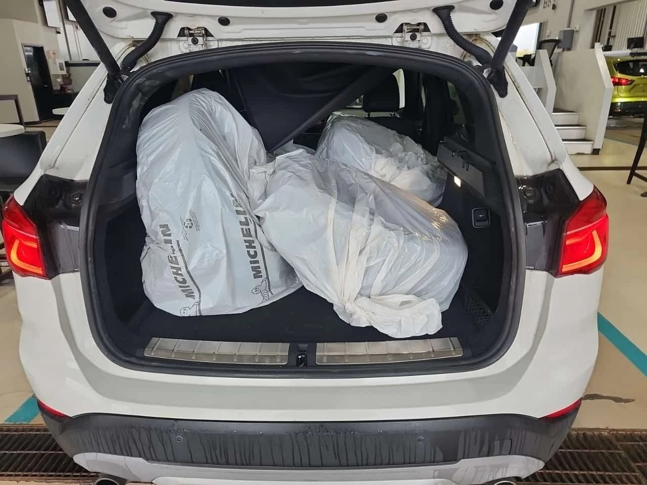 BMW X1 XDRIVE28I / ПАНОРАМА / ПОДГРЕВИ / 2 ЧИФТА ГУМИ , снимка 14 - Автомобили и джипове - 55798672