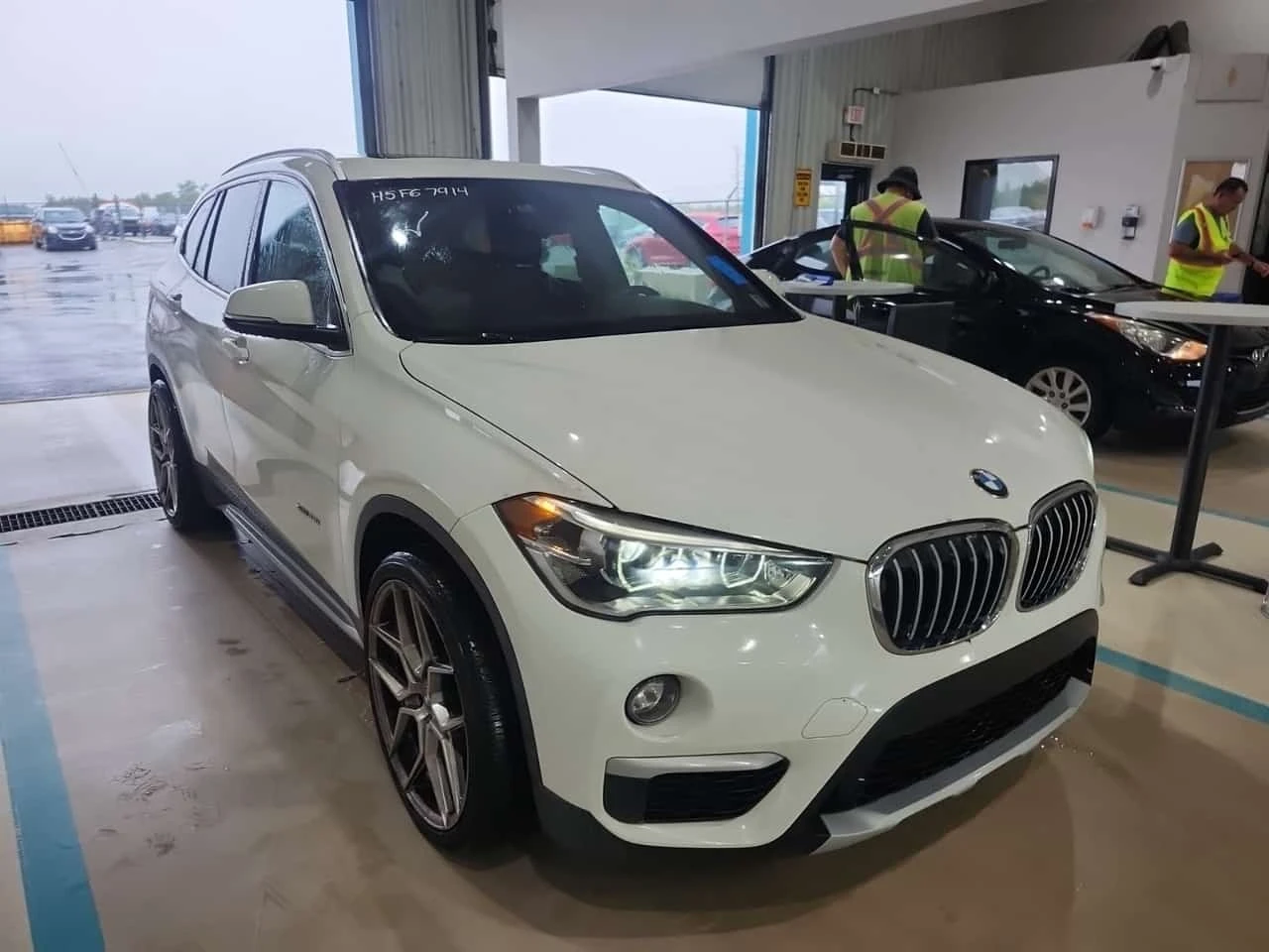 BMW X1 XDRIVE28I / ПАНОРАМА / ПОДГРЕВИ / 2 ЧИФТА ГУМИ , снимка 2 - Автомобили и джипове - 55798672