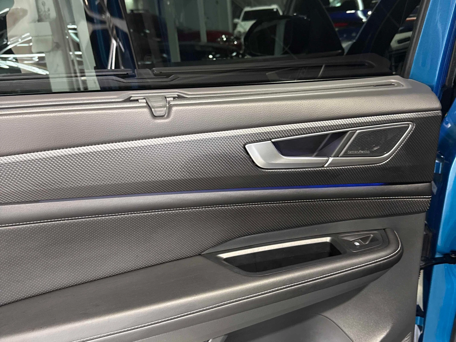 VW Atlas * Execline * CARFAX * ЦЕНА ДО БГ, снимка 12 - Автомобили и джипове - 55971999