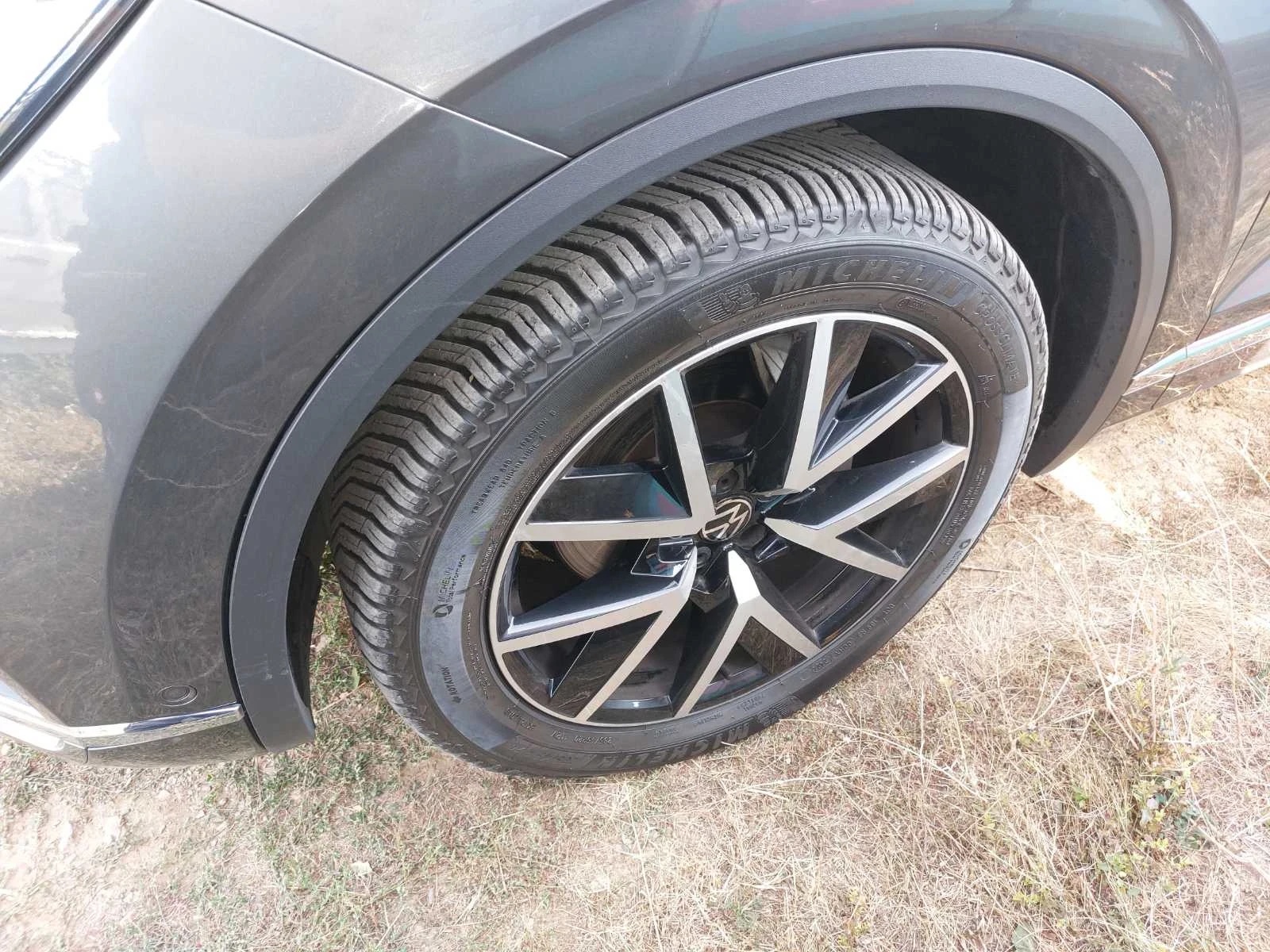 VW Touareg, снимка 10 - Автомобили и джипове - 56395180