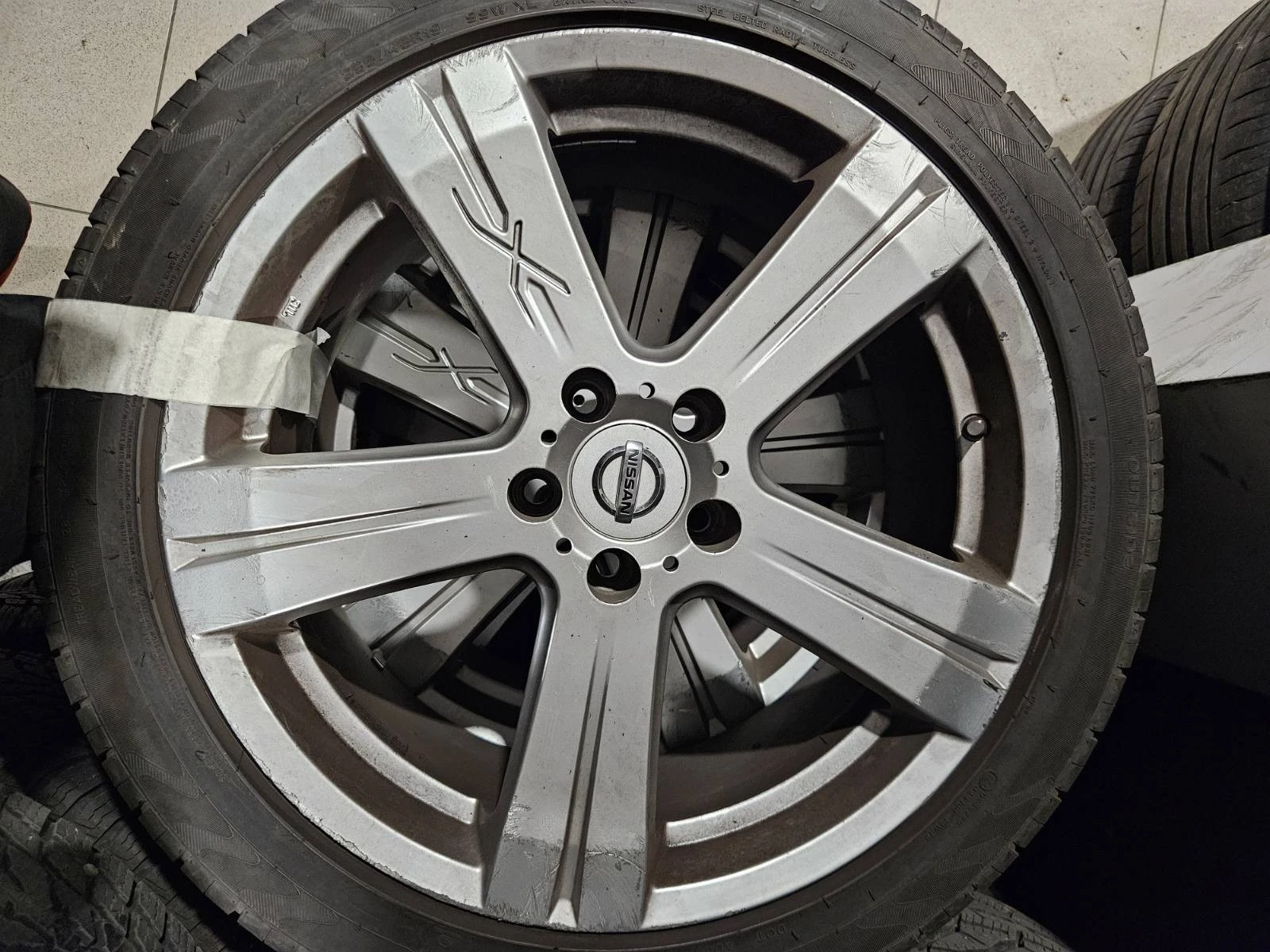    235/45R19 | Mobile.bg   5