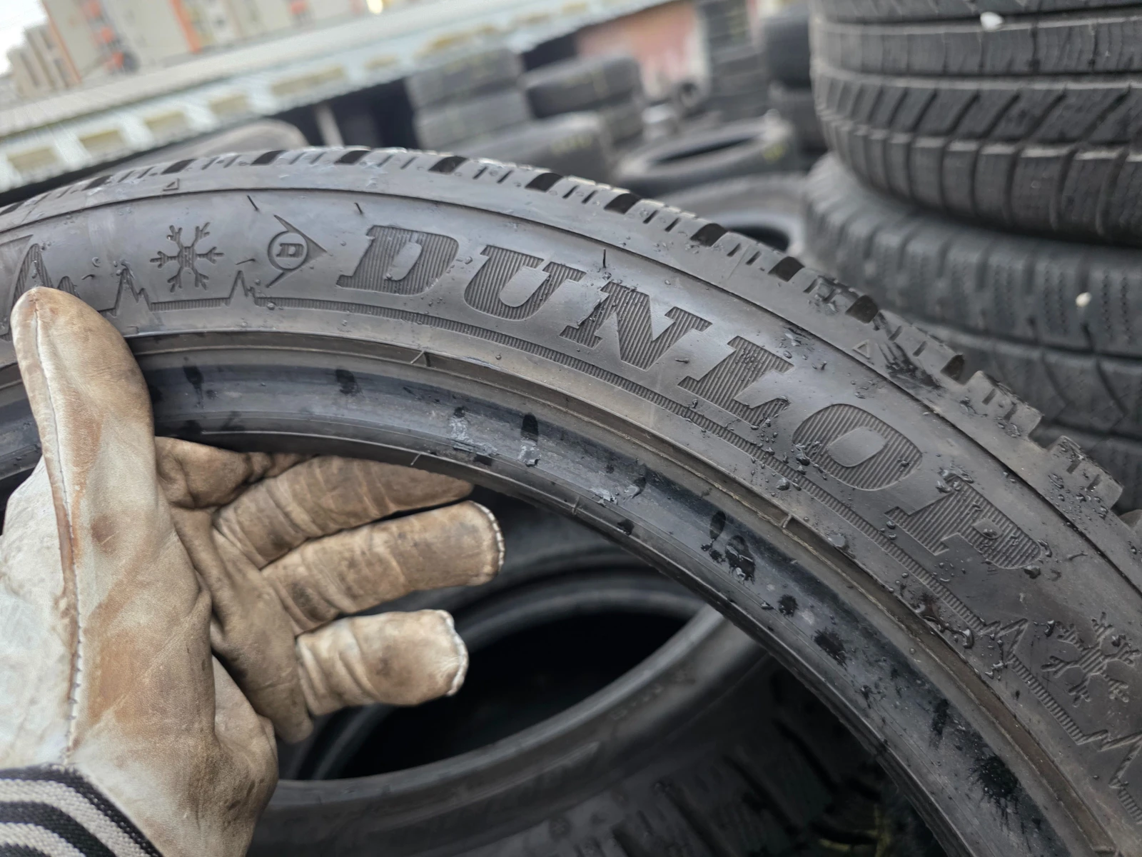 Гуми Зимни 225/45R17, снимка 10 - Гуми и джанти - 53965270