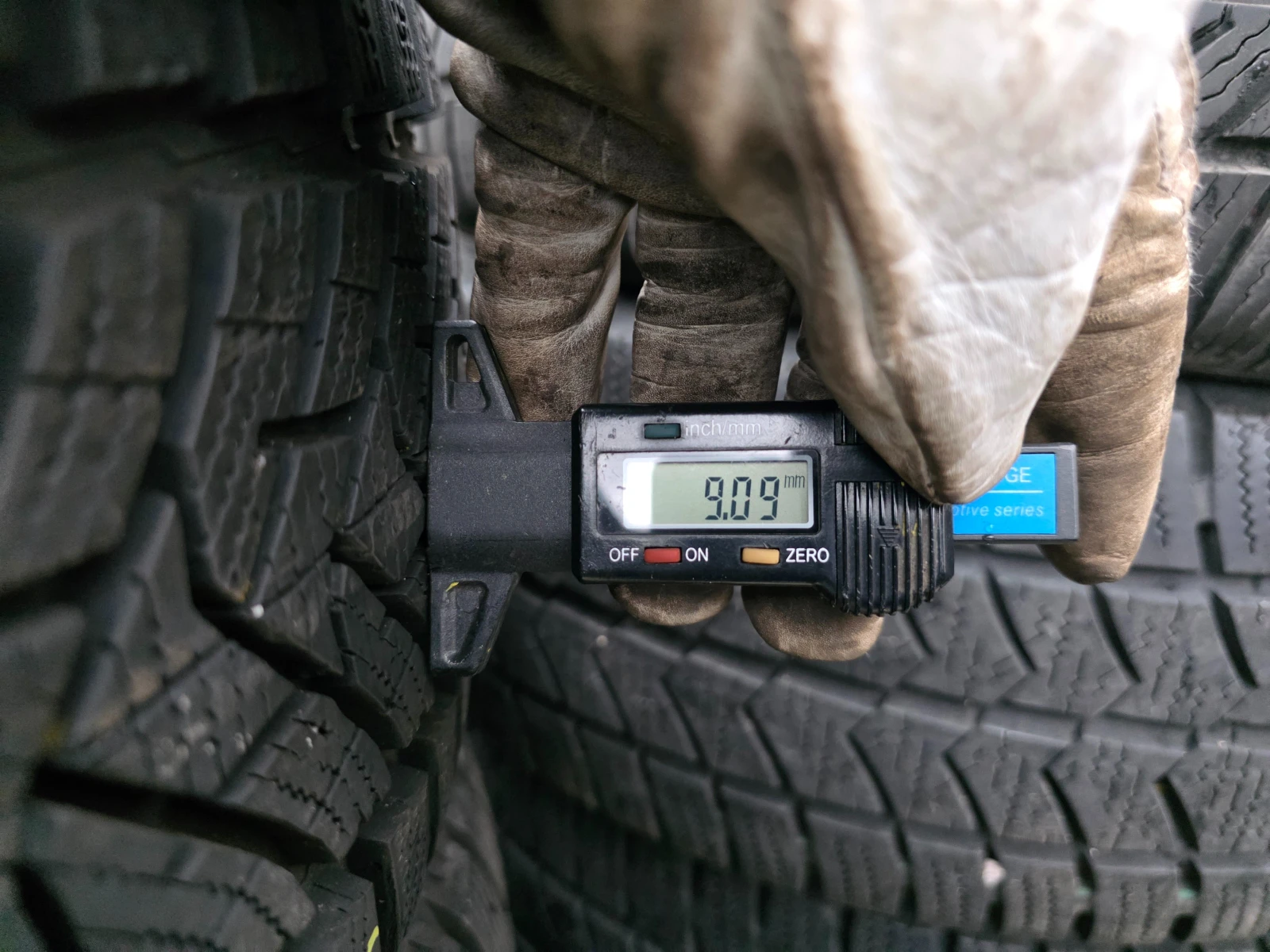 Гуми Зимни 225/45R17, снимка 6 - Гуми и джанти - 53965270