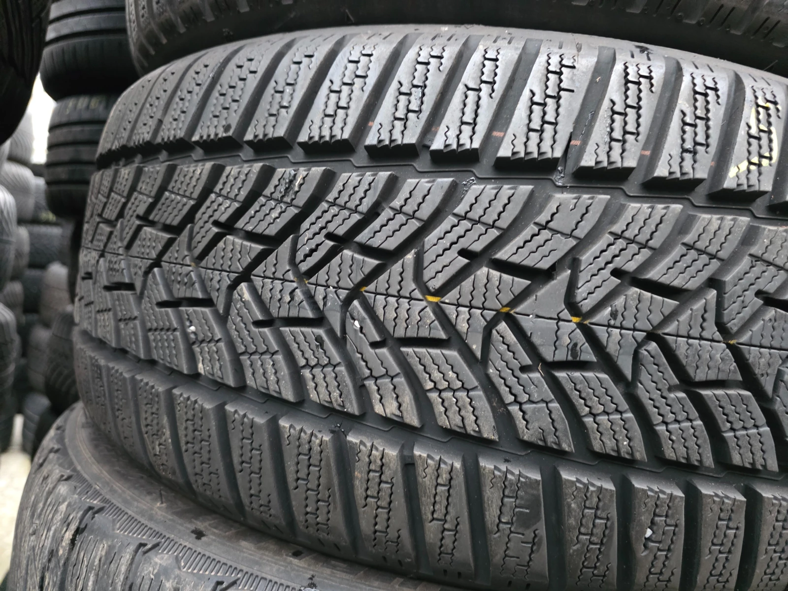 Гуми Зимни 225/45R17