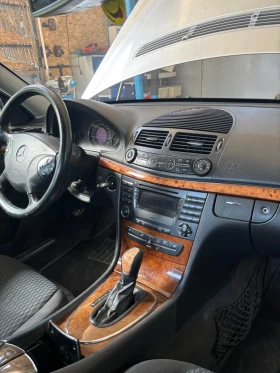 Mercedes-Benz E 220 Елеганс, снимка 9