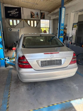 Mercedes-Benz E 220 Елеганс, снимка 10