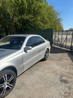 Mercedes-Benz E 220 Елеганс, снимка 2