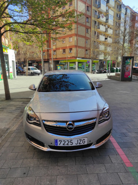 Opel Insignia, снимка 1 - Автомобили и джипове - 45529873