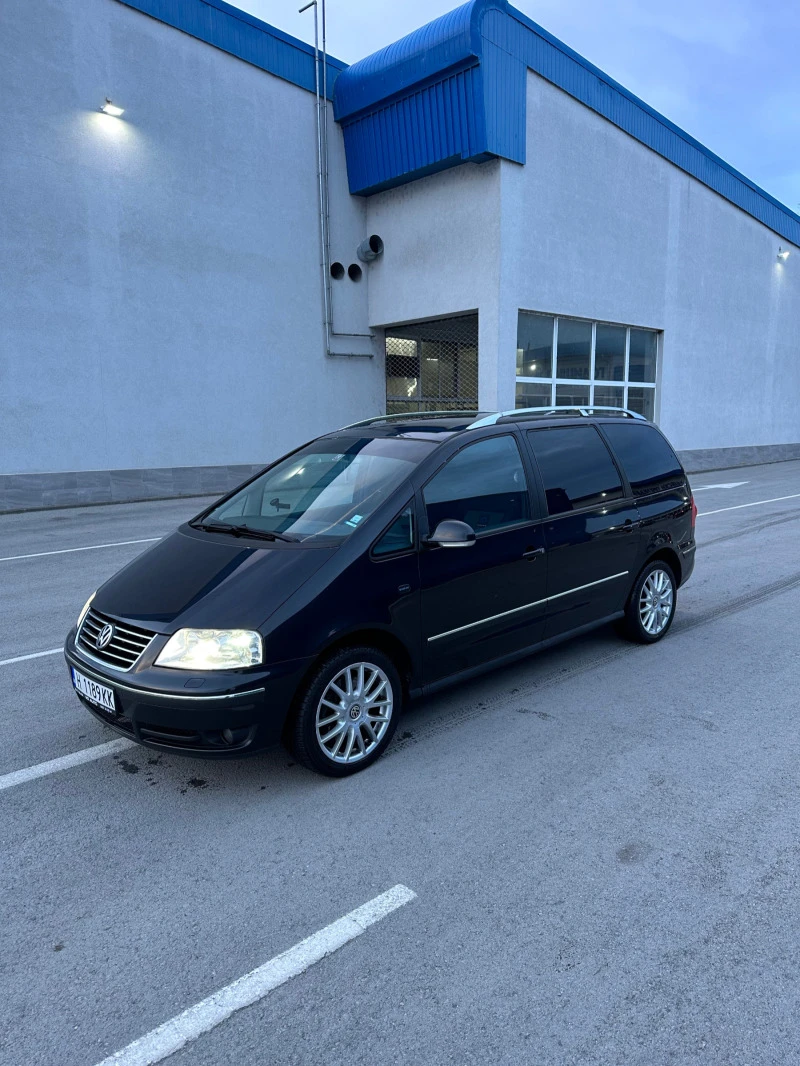 VW Sharan 1.9TDI 150hp Заводско! , снимка 1 - Автомобили и джипове - 47741733