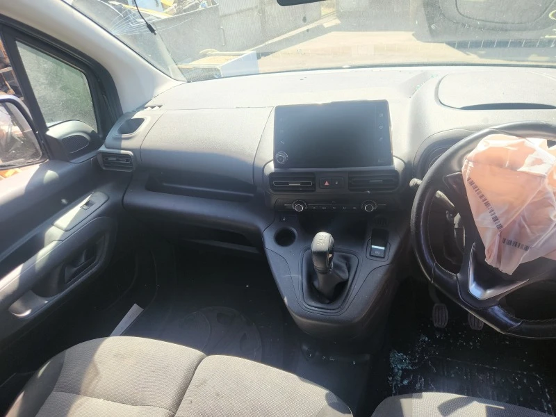 Opel Combo 1.6hdi, снимка 7 - Автомобили и джипове - 45492300