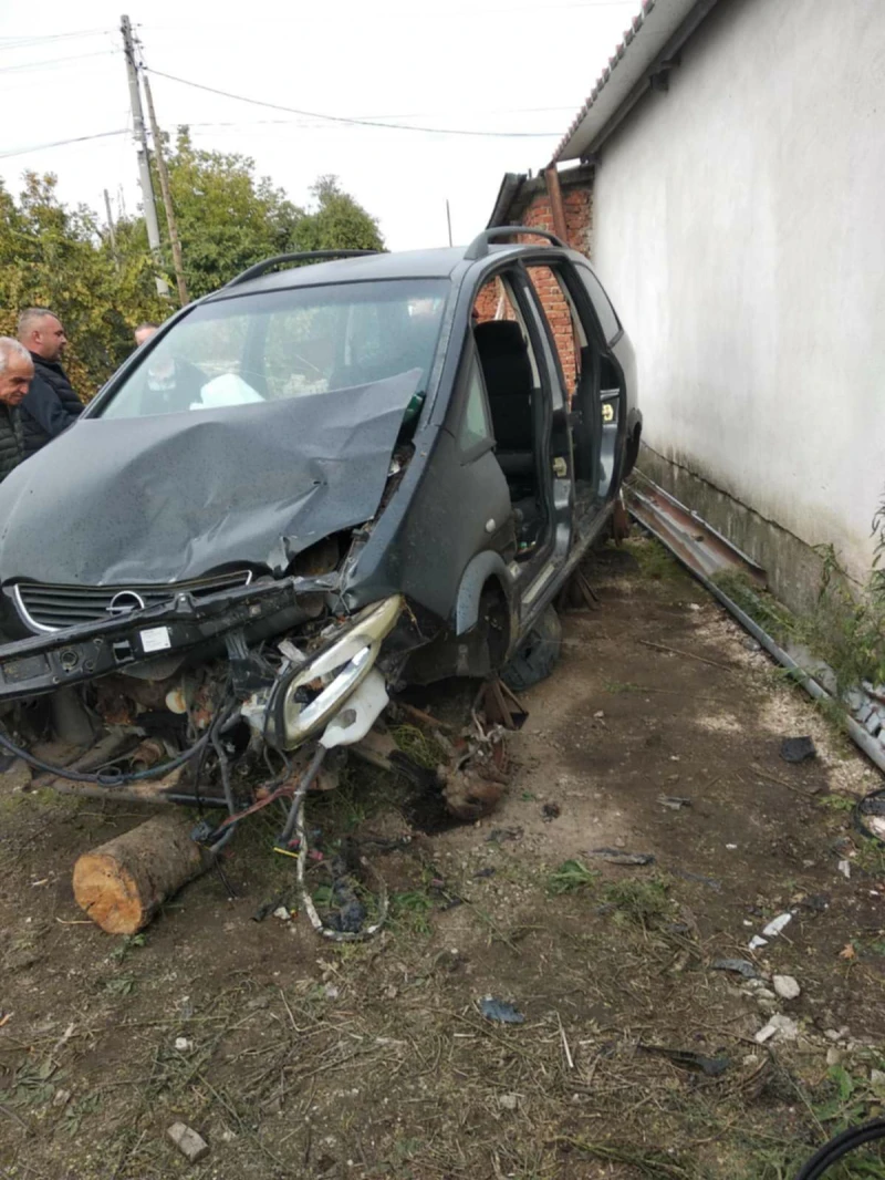 Opel Zafira A, снимка 2 - Автомобили и джипове - 51950756