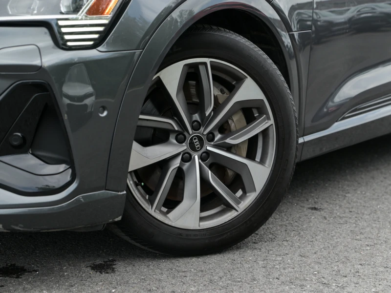 Audi E-Tron 2022 Technik Quattro Sportback* FULL* Кожа* Панора, снимка 4 - Автомобили и джипове - 52706016