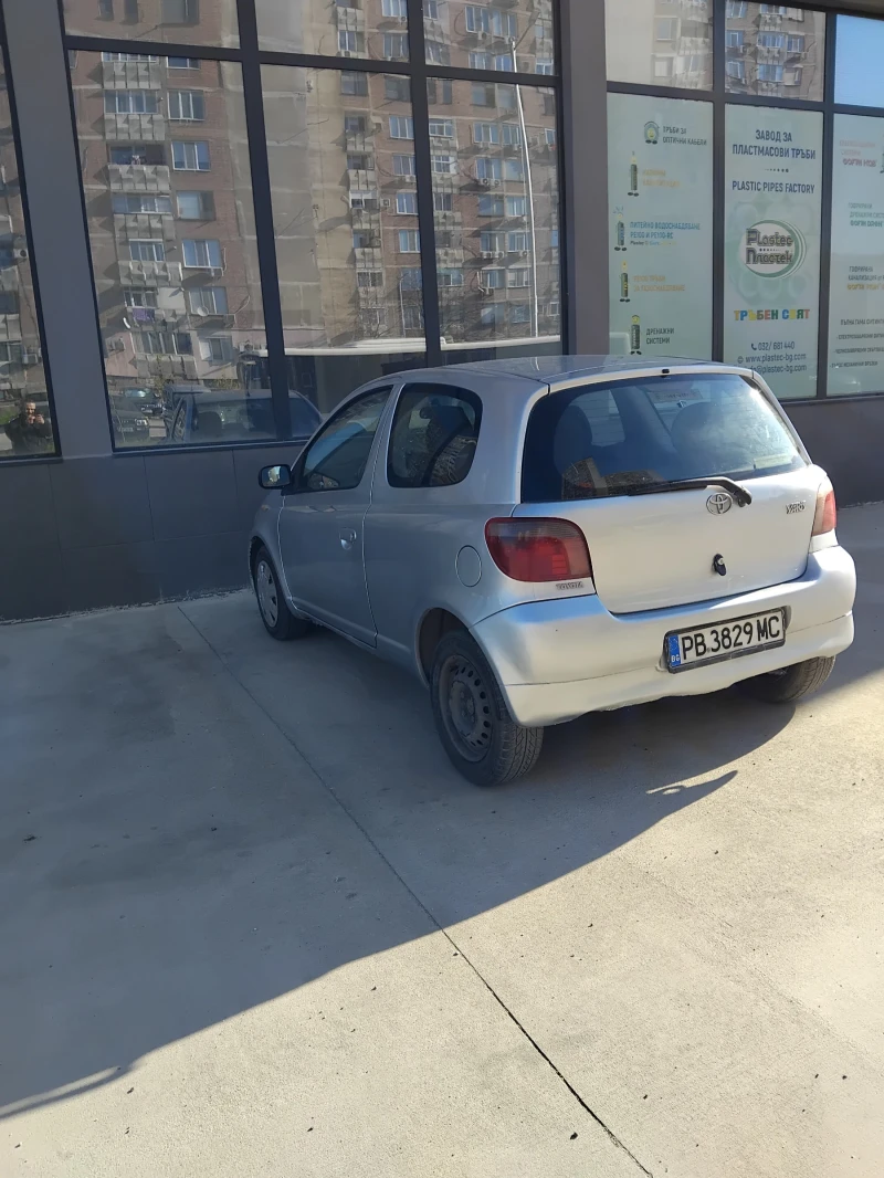 Toyota Yaris 1.0 климатик, снимка 6 - Автомобили и джипове - 52772957