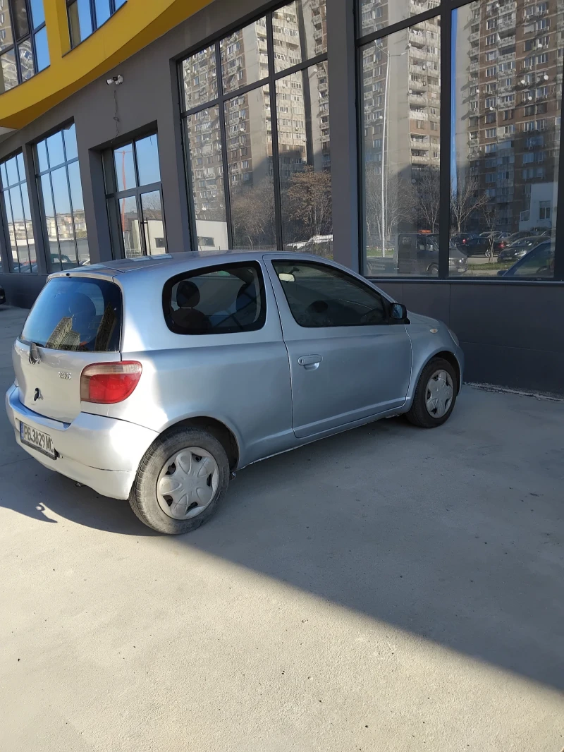 Toyota Yaris 1.0 климатик, снимка 7 - Автомобили и джипове - 52772957