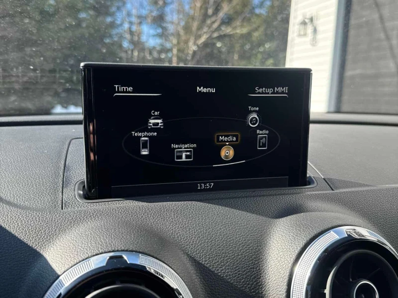 Audi A3 * 2.0T Technik * CABRIO * CARFAX * KEYLESS * , снимка 10 - Автомобили и джипове - 53593535