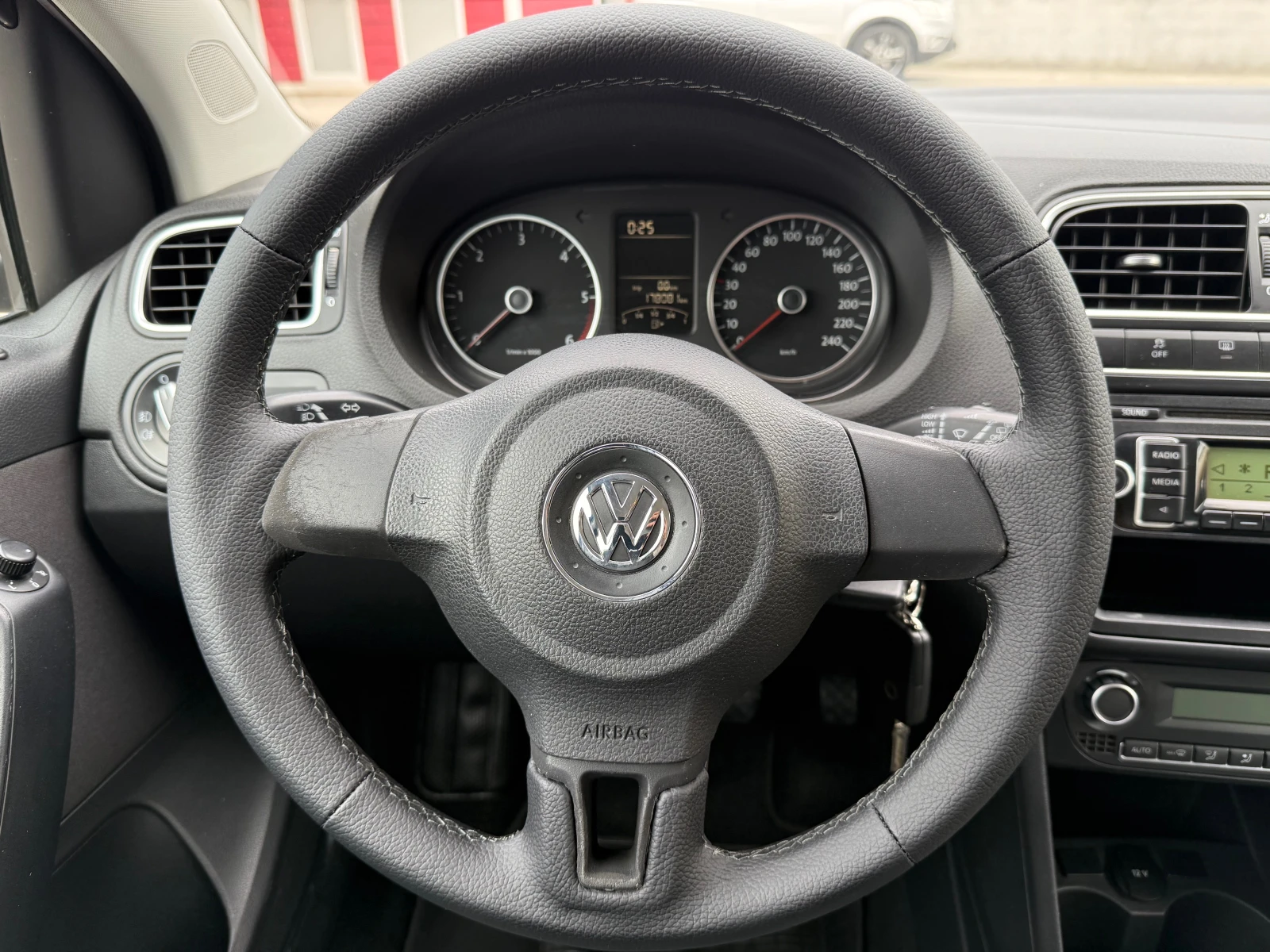 VW Polo 1.6 TDI ! !   ! ! ! | Mobile.bg   13