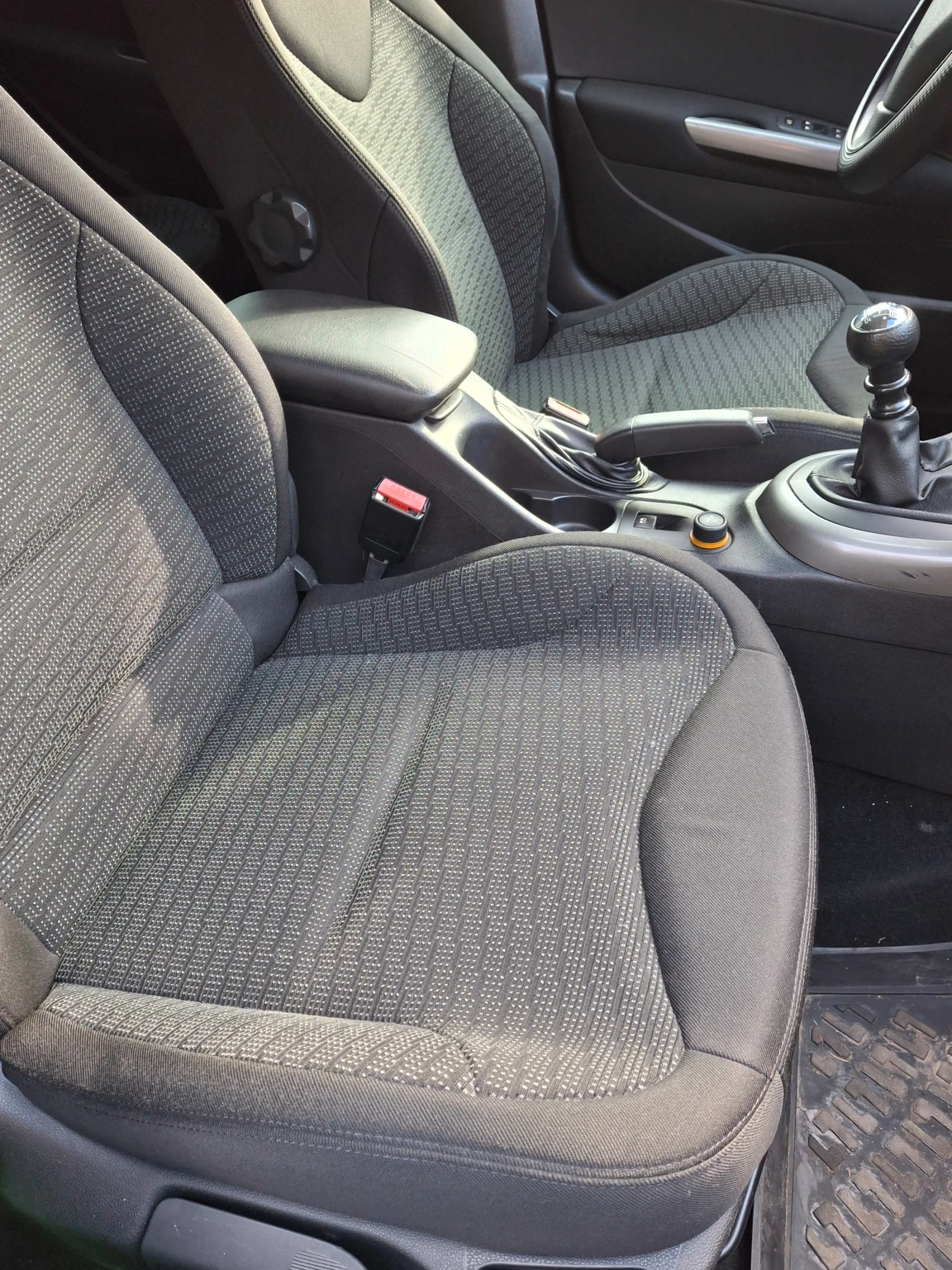 Peugeot 308 HDI SW, снимка 11 - Автомобили и джипове - 53721536