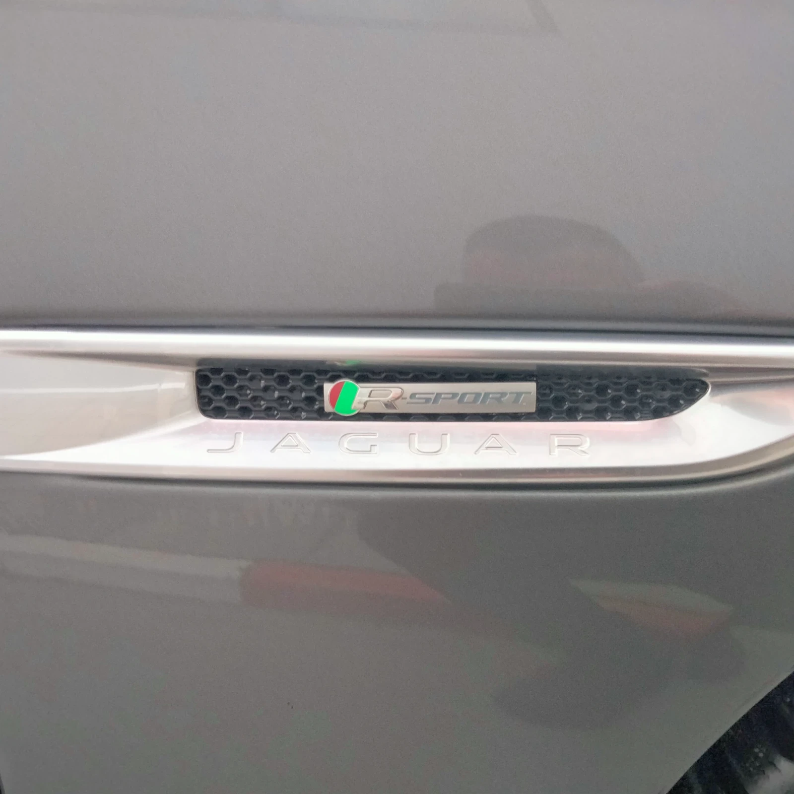 Jaguar XE 2.0d, снимка 6 - Автомобили и джипове - 53873679