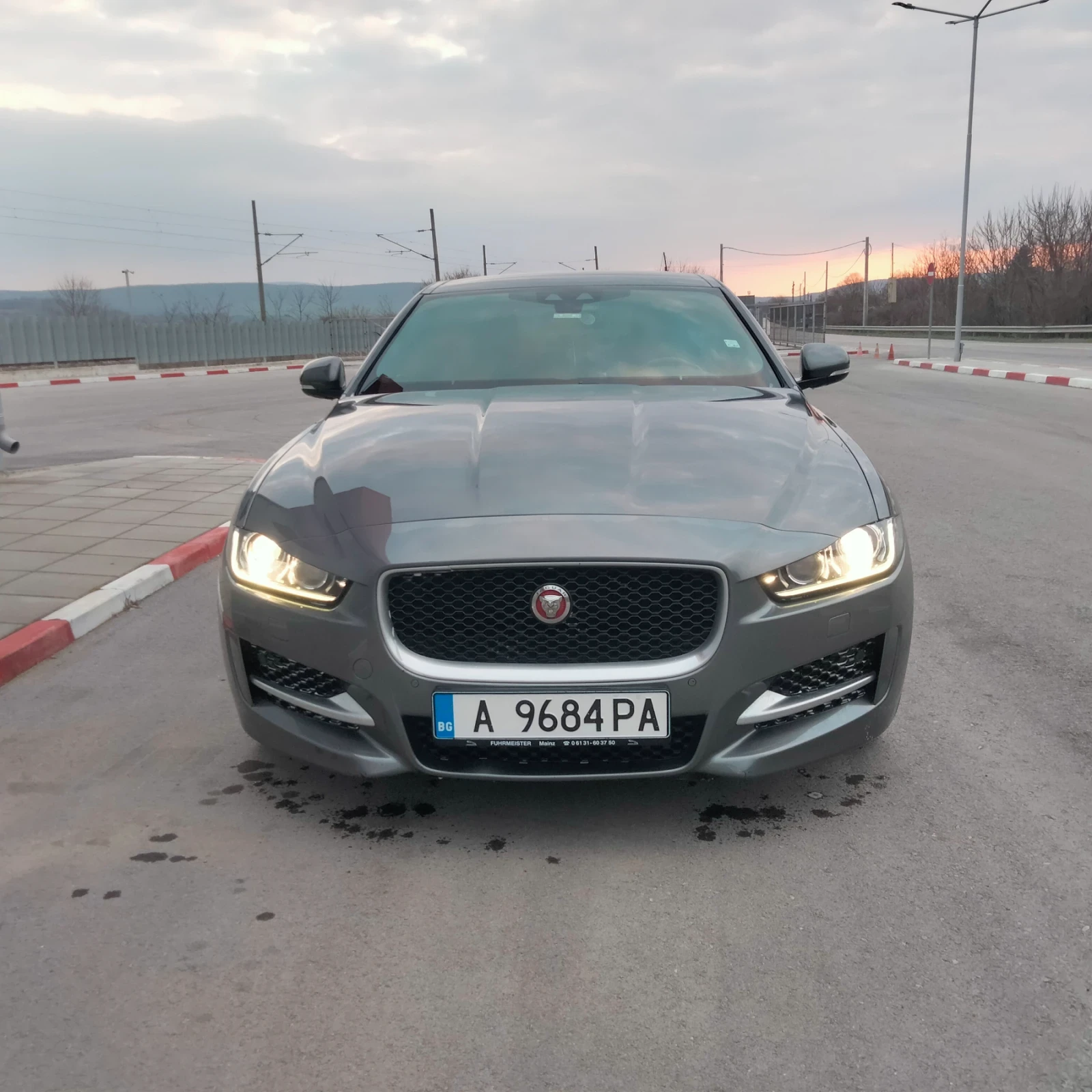 Jaguar XE 2.0d, снимка 3 - Автомобили и джипове - 53873679