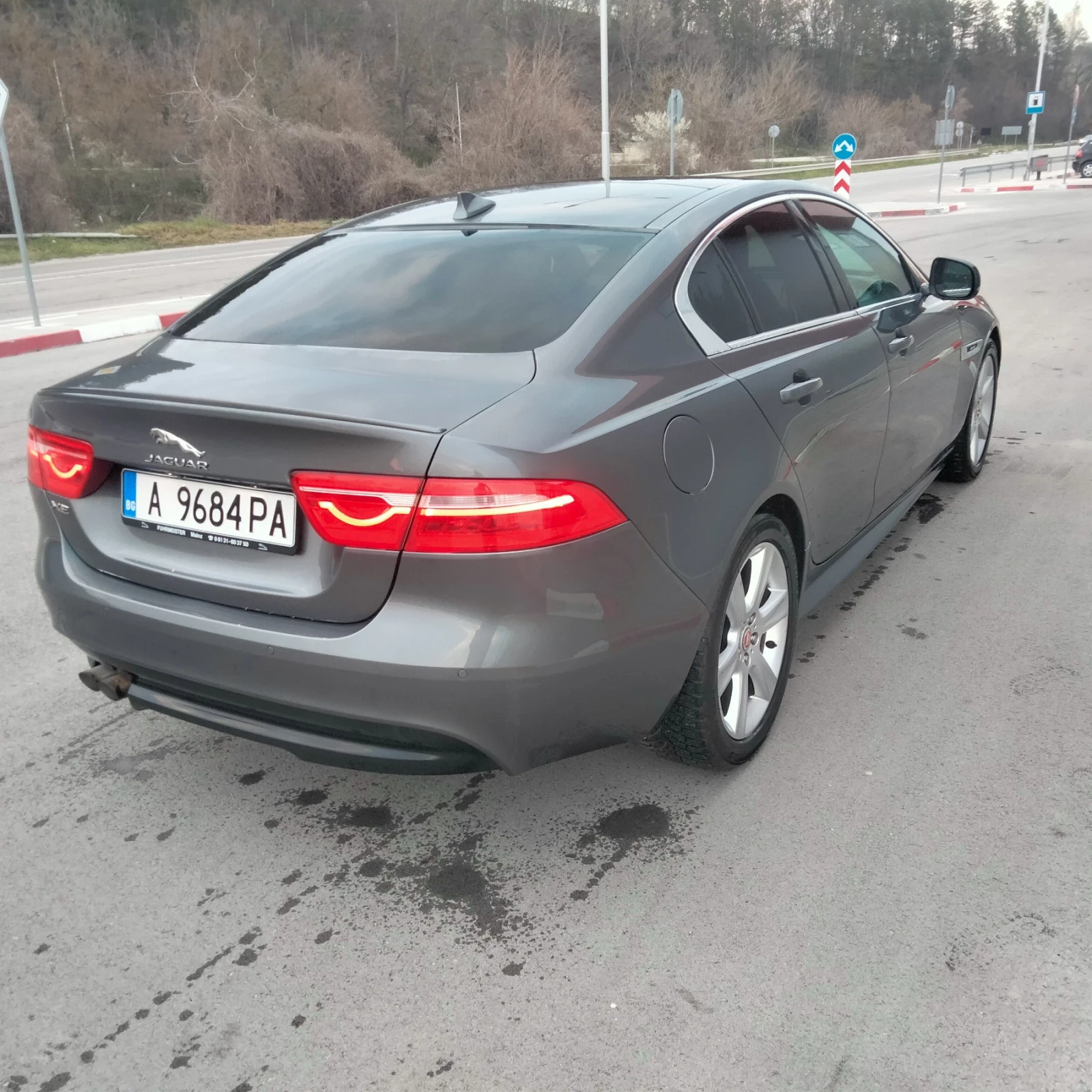 Jaguar XE 2.0d, снимка 4 - Автомобили и джипове - 53873679