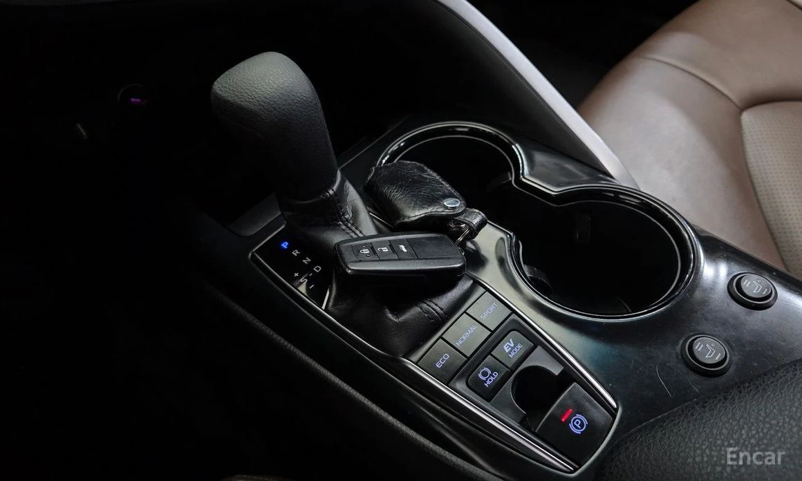 Toyota Camry, снимка 9 - Автомобили и джипове - 54378919