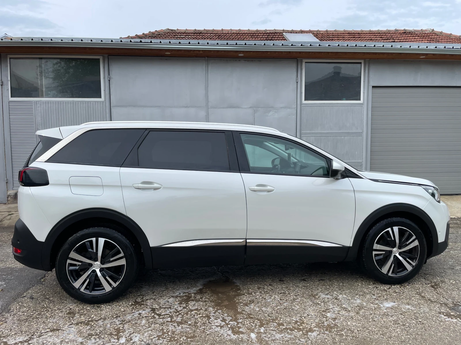 Peugeot 5008 1.5 HDi 130HP ТОП СЪСТОЯНИЕ, снимка 4 - Автомобили и джипове - 54478817