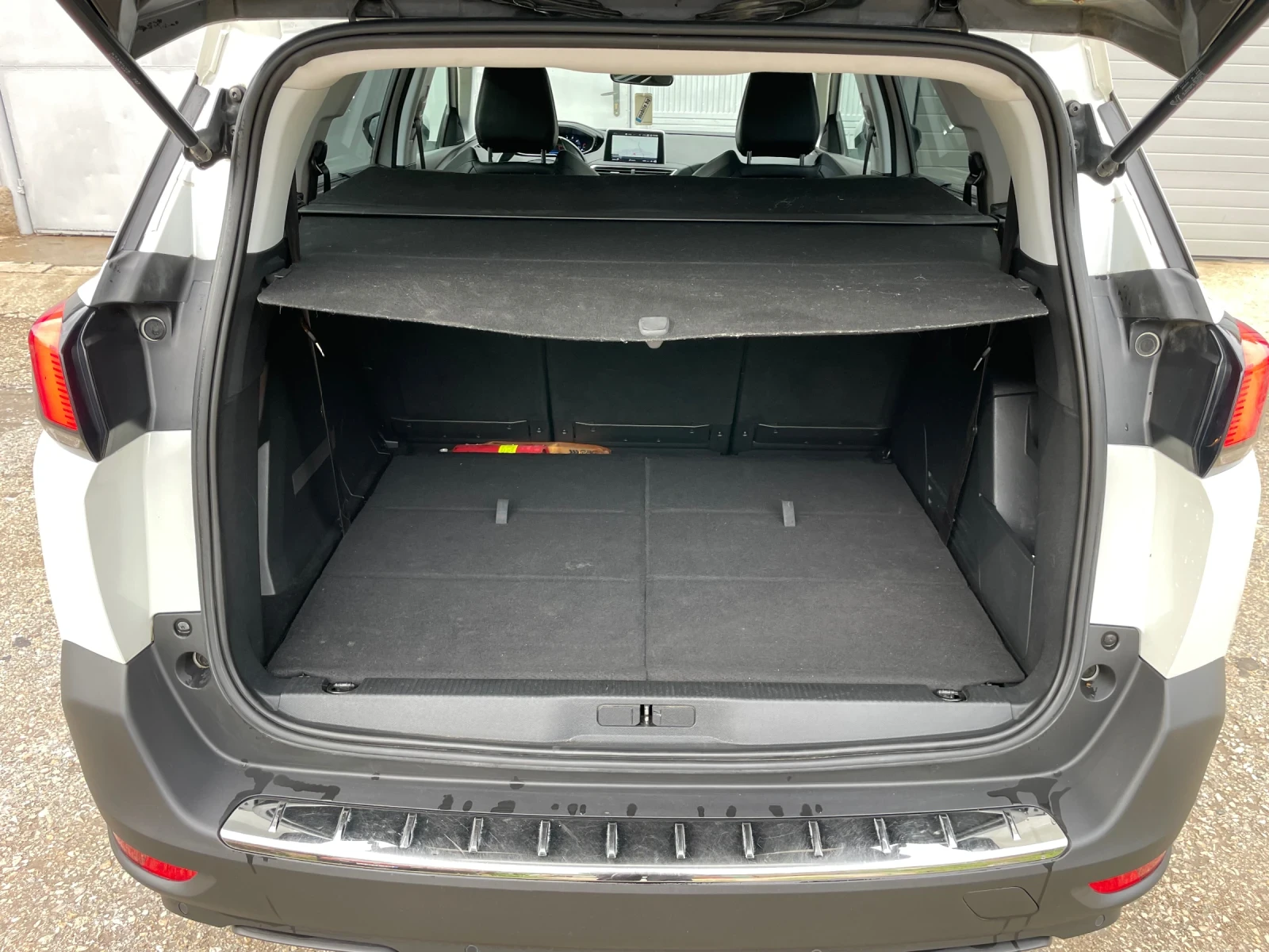 Peugeot 5008 1.5 HDi 130HP ТОП СЪСТОЯНИЕ, снимка 14 - Автомобили и джипове - 54478817
