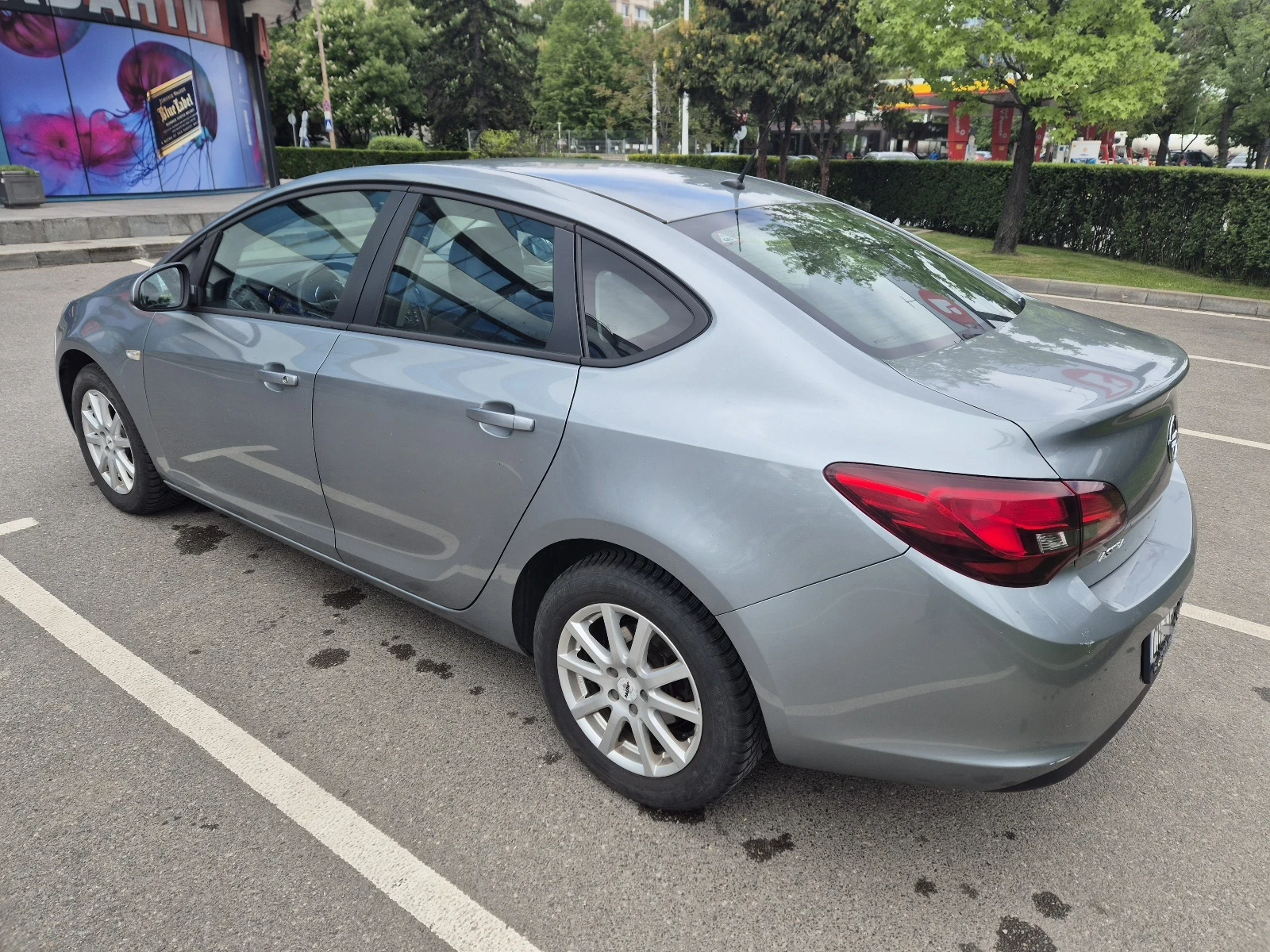 Opel Astra J 1.6 ГАЗ нова от България, снимка 6 - Автомобили и джипове - 54610884