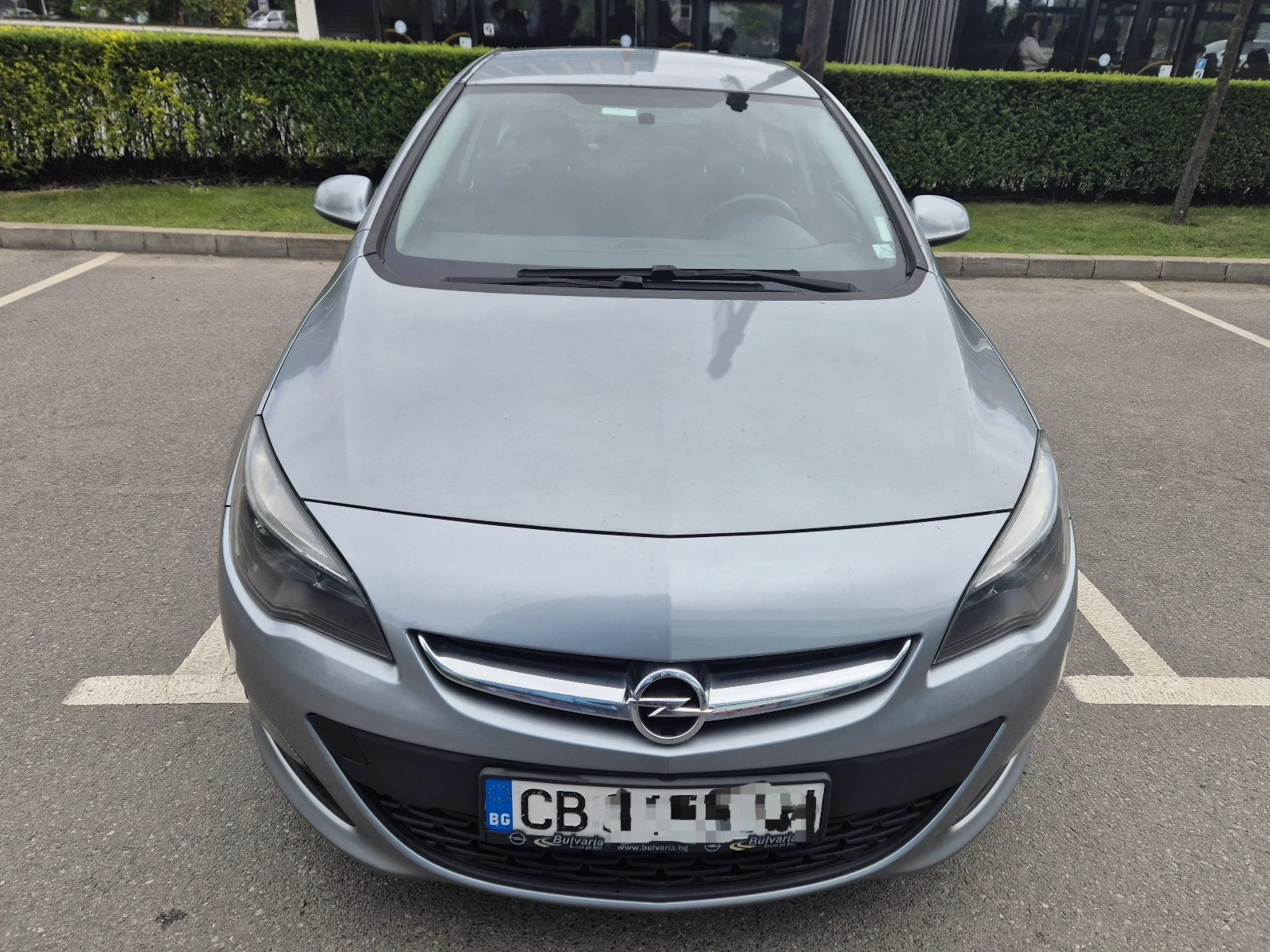 Opel Astra J 1.6 ГАЗ нова от България, снимка 2 - Автомобили и джипове - 54610884