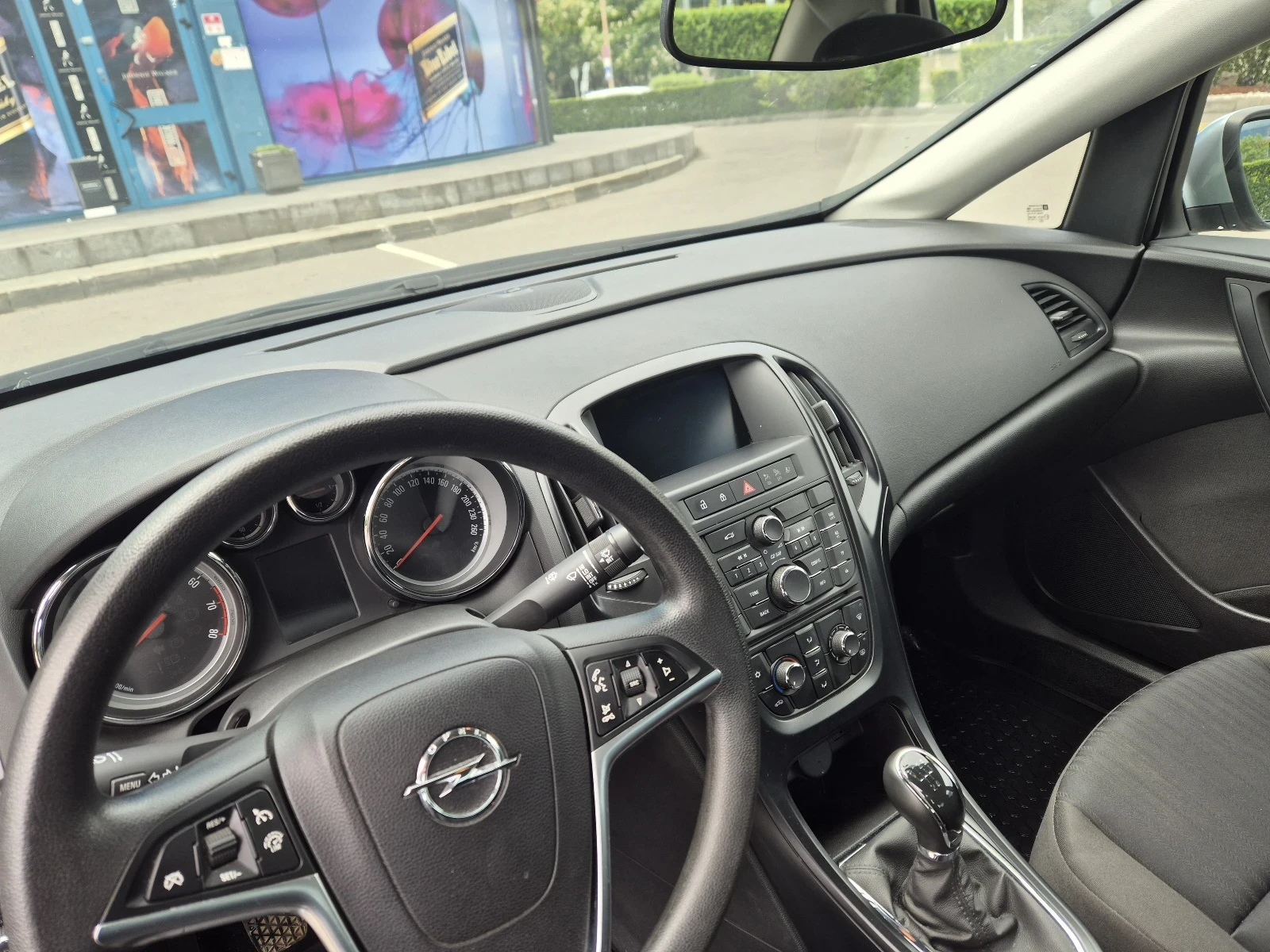Opel Astra J 1.6 ГАЗ нова от България, снимка 8 - Автомобили и джипове - 54610884