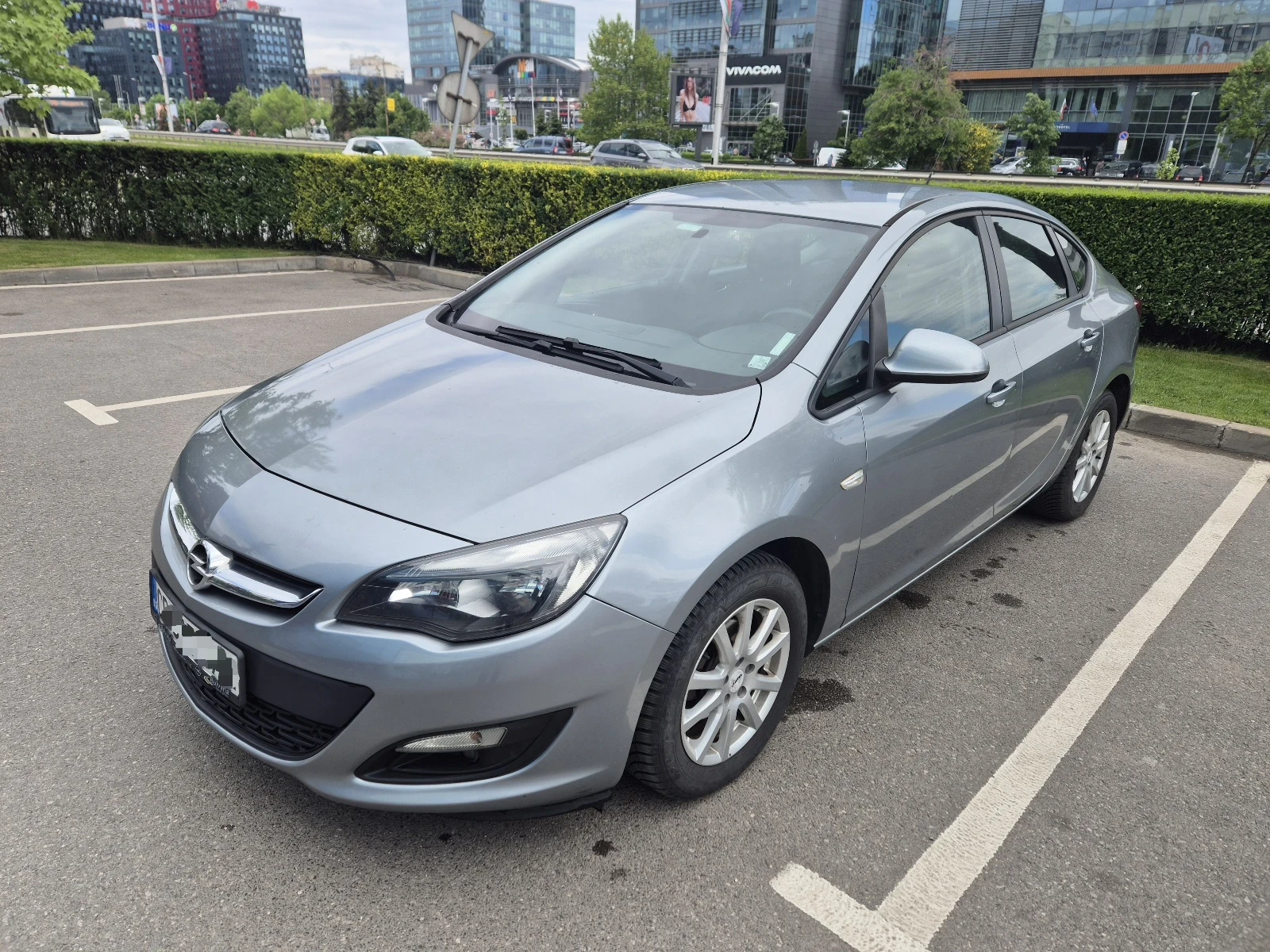 Opel Astra J 1.6 ГАЗ нова от България
