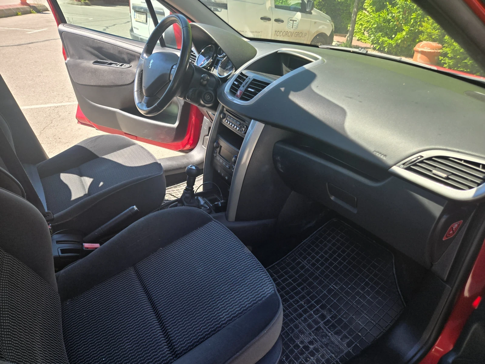 Peugeot 207, снимка 10 - Автомобили и джипове - 54677864