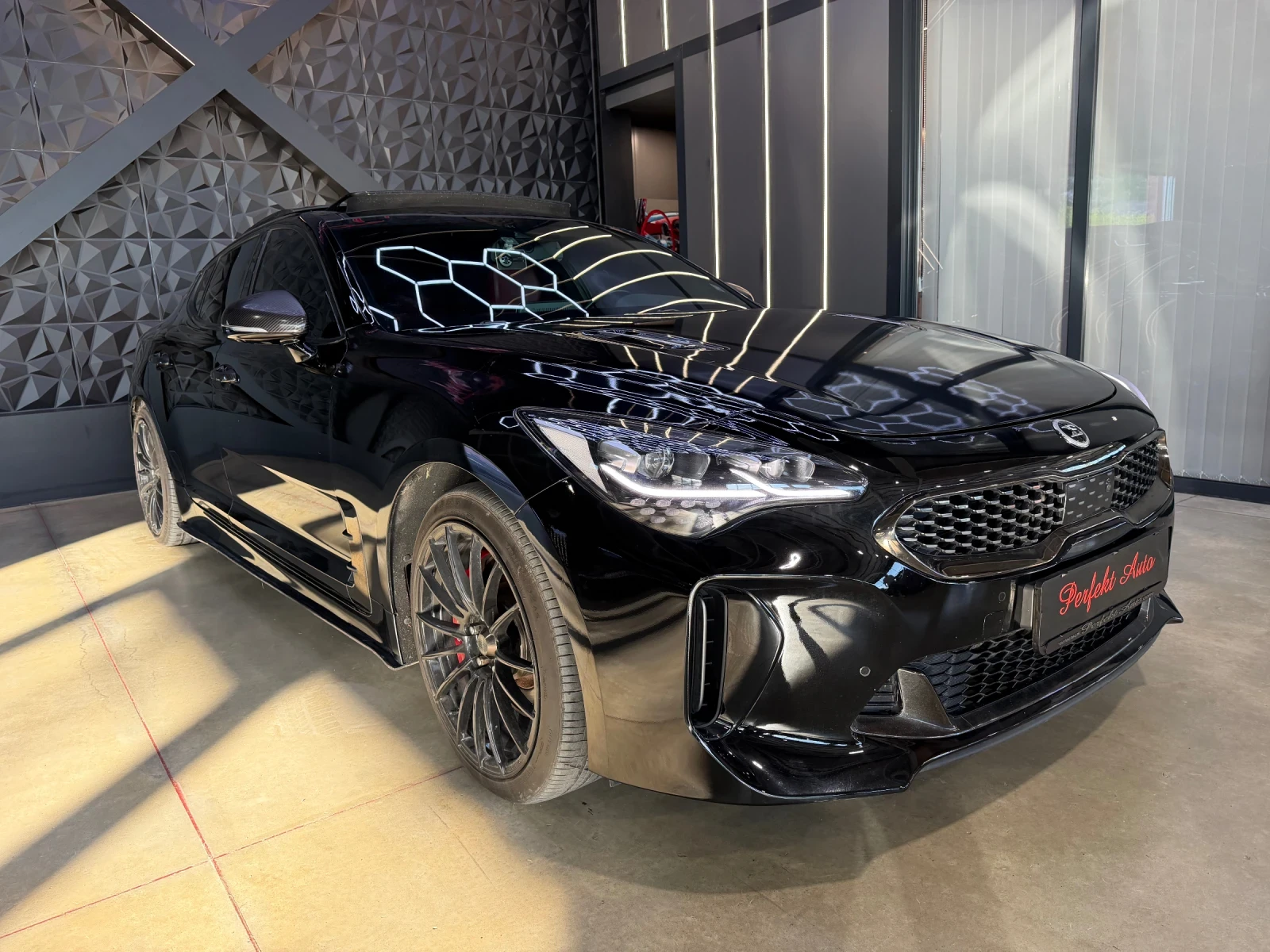 Kia Stinger 3.3 AWD 4x4 * FULL Екстри * LEXICON * Шибедах * 